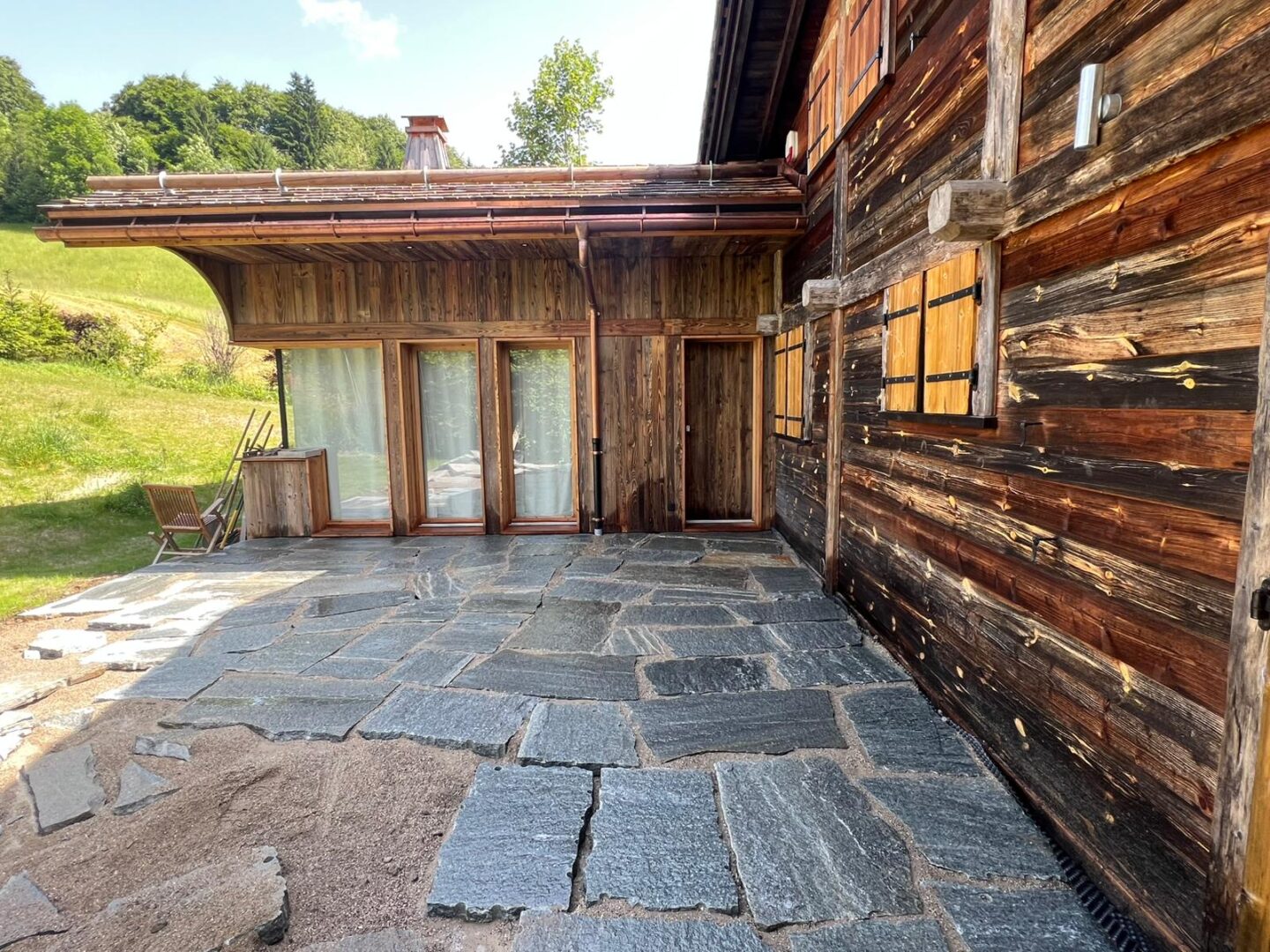 Apr&egrave;s (en cours) cr&eacute;ation terrasse en pierre (2)