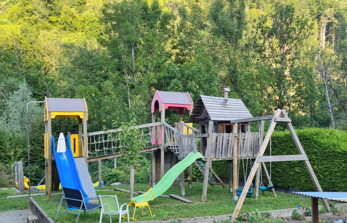 Cr&eacute;ation aire de jeux